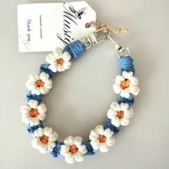 ꕤマクラメHappyハンドストラップꕤデイジー