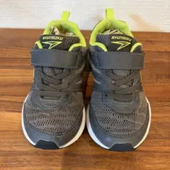 瞬足 SJJ638 幅広3E ガンメタリック　18cm