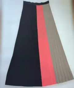プリーツスカート　ロングスカート 黒 赤 ベージュ