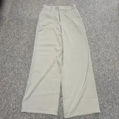 センタープレスストレートパンツ　グリーン