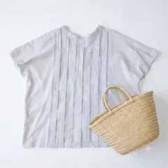 mumokuteki　LILASIC　ブラウスみたいなタック切り替えカットソーのサムネイル