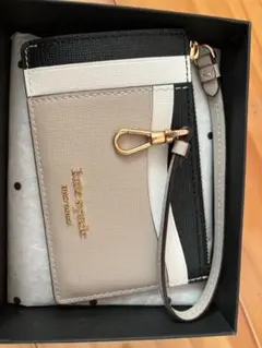 Kate Spade パスケース ベージュ・ブラック・ホワイト