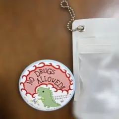 コウペンちゃん 缶バッジ NO DRUGS ALLOWED 缶バッジ