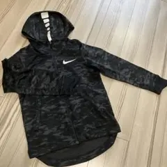 140cm Nike 迷彩柄フード付きパーカー 裏起毛　防寒　黒
