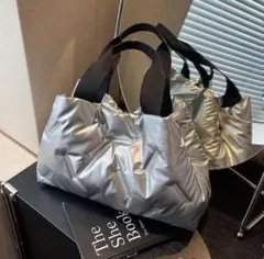 レディーストートバック ハンドバックキルティングシルバー　韓国　軽量 　オシャレ