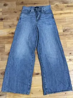 ユニクロ　ハイライズワイドジーンズ　サイズ23ブルー