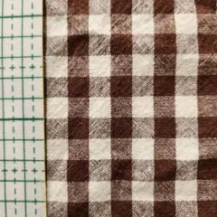 ブラウンとホワイトのチェック柄生地