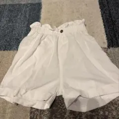 110サイズ ホワイトハーフパンツ