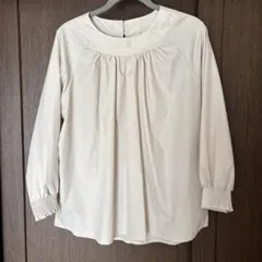 SHOO•LA・RUE シューラールー 長袖ブラウス アイボリー シャーリング袖