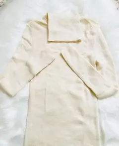 UNIQLO エクストラファインメリノ タートルネック　Mサイズ