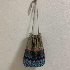 カビータバルティア×ヌキテパ 刺しゅう巾着ショルダーバッグ