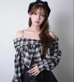 LIP SERVICE オフショルリボンチェックシャツトップス black