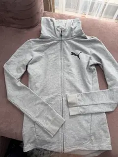 プーマ　新品　パーカー