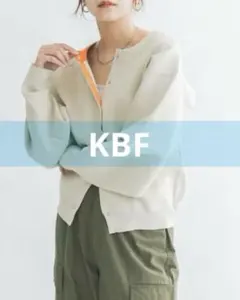 KBF BACKボタンニットプルオーバー