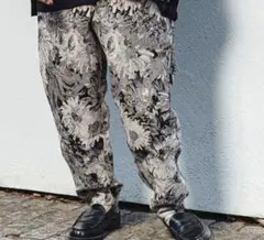 モノトーン花柄ワイドパンツ