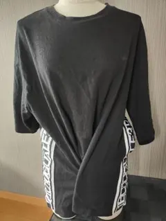 1PIU1UGUALE3 RELAX Tシャツ サイドロゴ ブラックのサムネイル