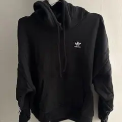 adidas 黒 フード付きパーカー