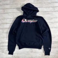 Champion ロゴ刺繍 ネイビー パーカー Sサイズ　デカロゴ　メンズ古着