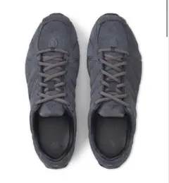 adidas スニーカー