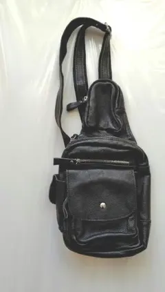 本革 ボディーバッグ ショルダーバッグ 斜めがけ 黒 レザー