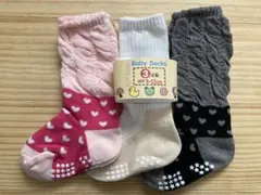 新品・未使用 女児 ガールズ ハイソックス 靴下３足組