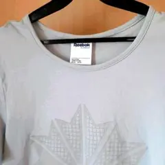 Reebok classic Tシャツ ライトグレー M