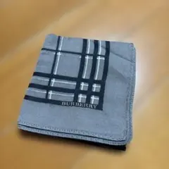 BURBERRY ハンカチ グレー チェック柄のサムネイル