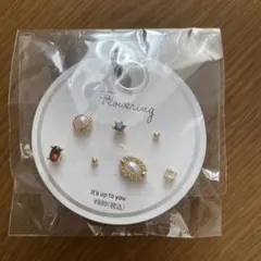 Flowering ピアスセット7個入り