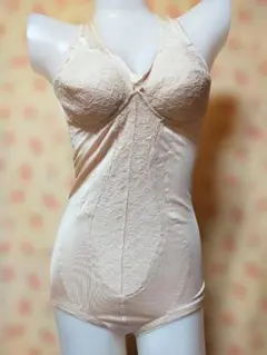 T*i様 ★日本ニット　B90‐3L　レース付きボディスーツ ベージュ【美品】♪