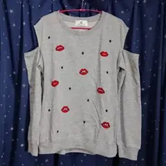 ★WORLD WIDE LOVE !!　肩出し 唇 カットソー Tシャツ★のサムネイル