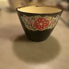 山野辺彩　花柄黒茶碗
