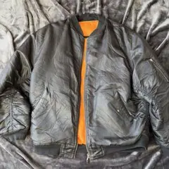 ボンバージャケット