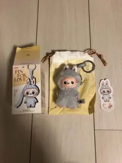 ラブブ イニシャル C シー ぬいぐるみ アルファベット Labubu