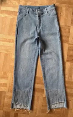 美品CALZEDONIA キラキラフリンジ　ストレッチデニムのサムネイル
