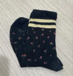 靴下屋　小花柄ラインソックスのサムネイル