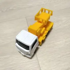 トミカ 高所作業車 ミニカーのサムネイル