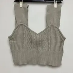 グレー ケーブル編み クロップドビスチェ