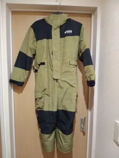 ジャンプスーツ