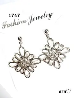 1747 シルバー　スクエア　デザイン　チャーム　ピアス　イヤリング