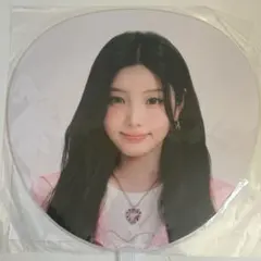 ILLIT ウォンヒ うちわ GLITTER DAY IN JAPAN 2025 - メルカリ