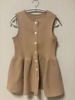 ペプラム ノースリーブ ニット ベージュのサムネイル