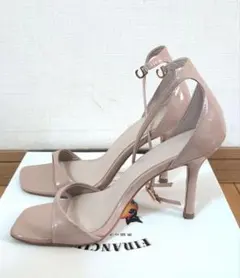 CHARLES & KEITH アンクルストラップ パンプス ベージュのサムネイル