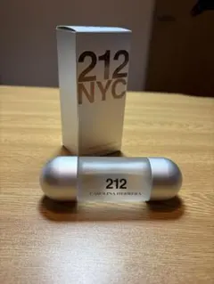 CAROLINA HERRERA 212 NYC 香水　キャロライナヘレラのサムネイル