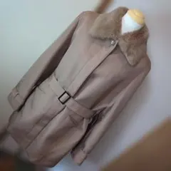 ベージュ ファー襟 脱着 裏地キルトベルト付き撥水コート