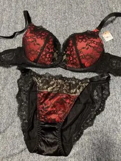 エメフィール　旧タグ　サテン　黒　赤　レース　E65 M ブラショーツセット