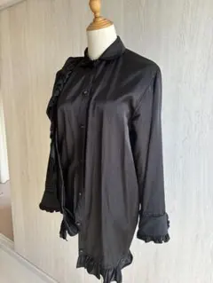 アンリアレイジフリル付きブラックシャツ