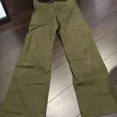 179ボーイズルームオリーブ色 チノパンツ Mサイズ綿100%