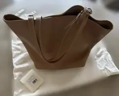 未使用THE ROW PARK TOTE THREE バッグ　シナモン／ブラウンのサムネイル