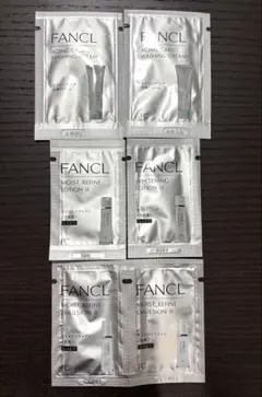 モイストリファイン　乳液　化粧液　洗顔クリーム　2包ずつのサムネイル