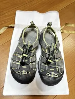 キーンサンダル　22.5cm 女性用ニューポート H2サンダル　グレーのサムネイル